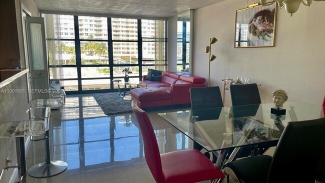 Photo - 2017 S Ocean Dr Unidad 405W