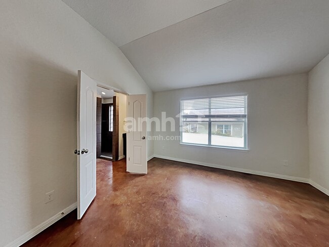 Photo - 101 Brook Shire