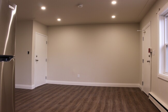 Photo - Corner 1 Bed