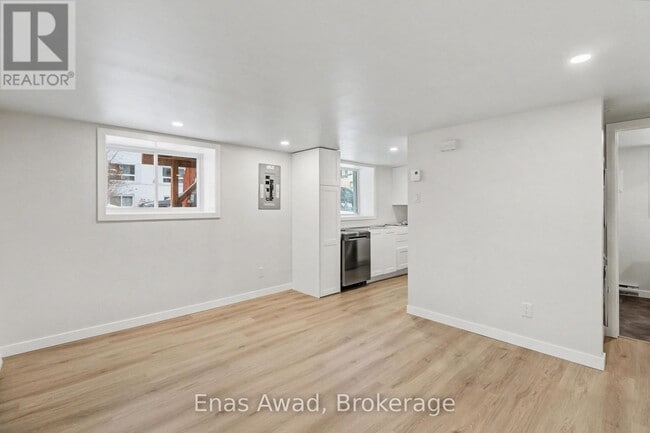 Photo - 233 Hector-Hotte Wy Unité Basement