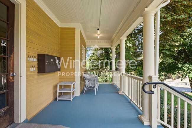 Photo - 628 S Maple St Unit 5