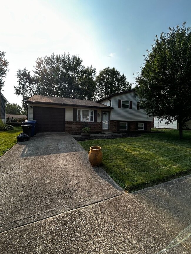 Building Photo - Beautiful 3-Bedroom Split-level Home in Gahanna