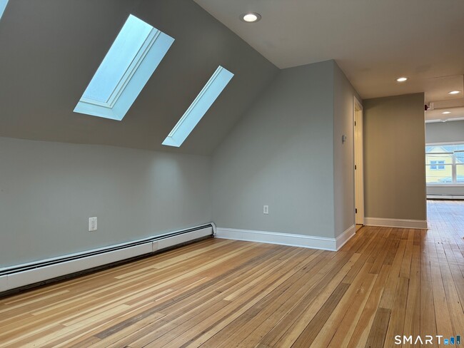 217 Park Rd Unit 3rd FL