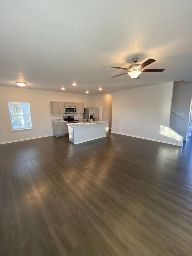 Photo - *Pre-leasing* Three Bedroom | Two and a Half Bath Home in Spring Hill!