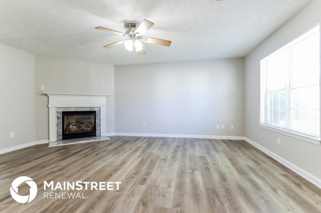 Photo - 180 Springbottom Dr SE