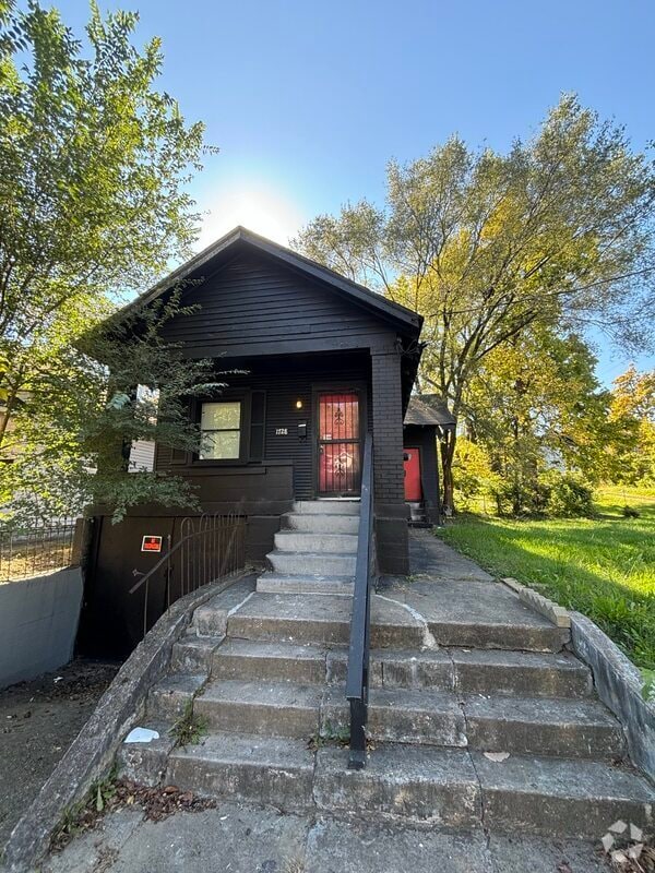 Building Photo - 1728 Wilson Ave Rental