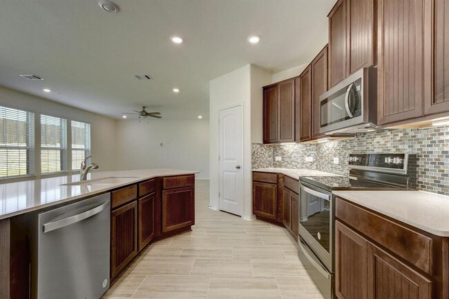 Photo - 185 Azure Cv