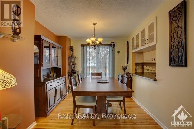 Photo - 15 Saginaw Crescent