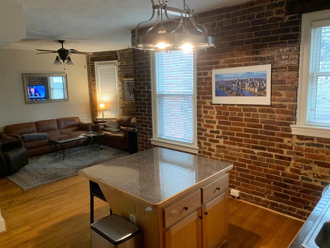 Building Photo - 1409 Colonial Ave Rental