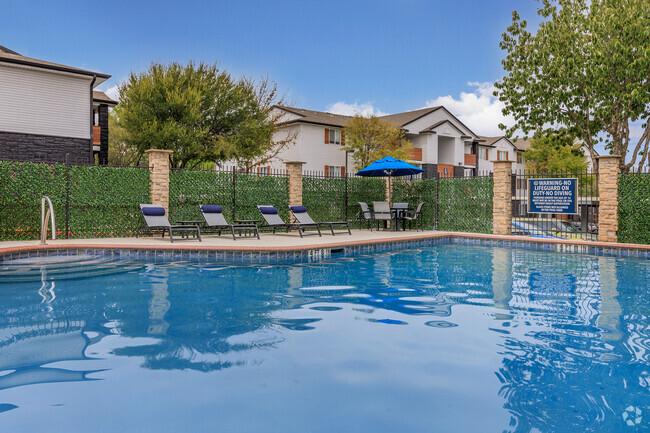 Building Photo - Parkwood Terrace Rental