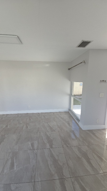 Photo - 5913 Lincoln St