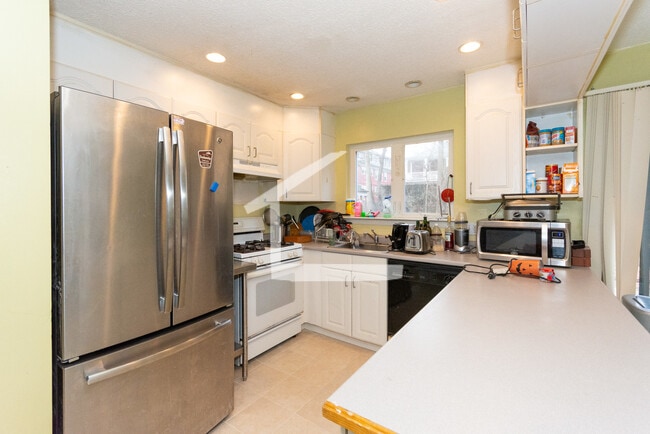 Photo - 148 Thorndike St