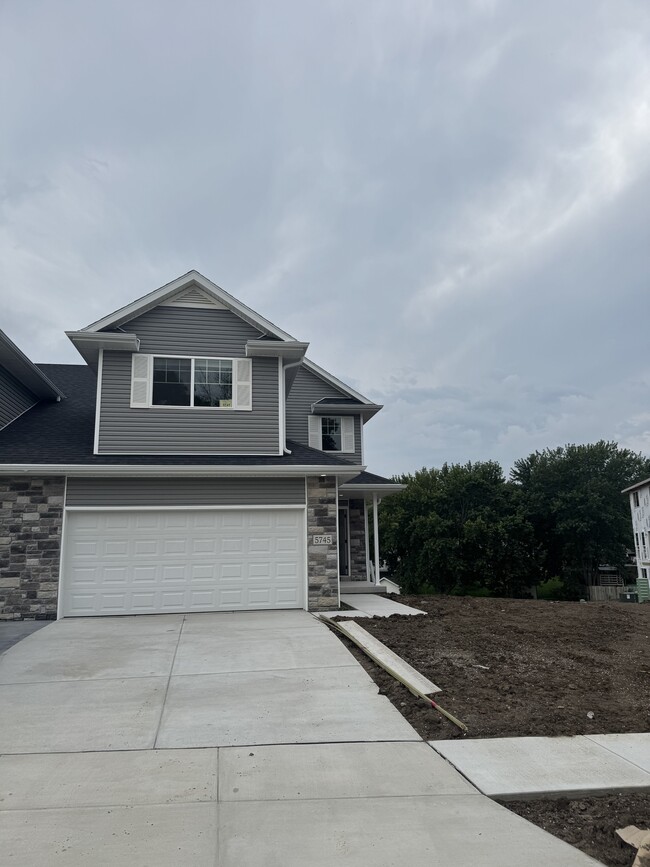 Building Photo - 5745 Holmstrom Ct