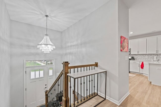 Photo - 1627 Sager Way