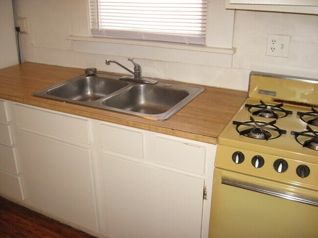 Photo - 2520 Hopkins St Unit K