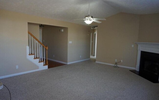 Photo - FOR RENT - 4 bedrooms!!! Very nice and spacious!!