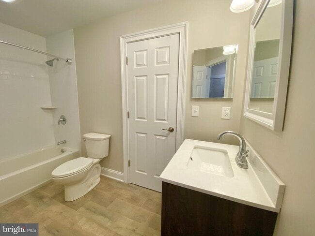 Photo - 167 Andover Pl