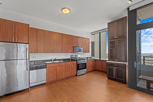 Photo - 235 W Van Buren St Unidad 3315