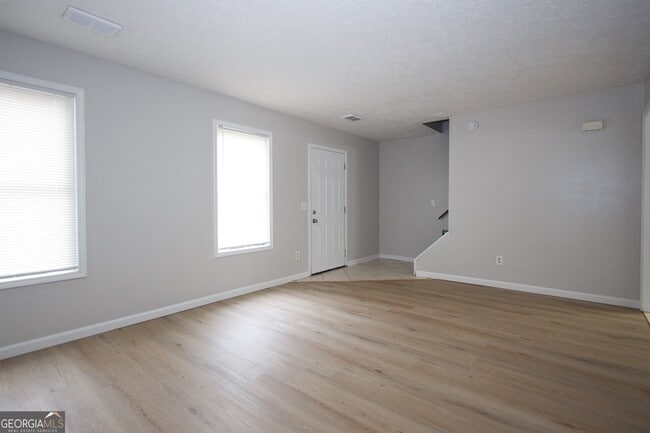 Photo - 948 Waverly Ct