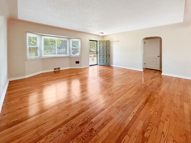 Photo - $0 DEPOSIT OPTION! UNIVERSITY PARK/DU, BEAUTIFUL RANCH HOME, 3 CAR GARAGE, HARDWOOD FLOORS, SOLAR...