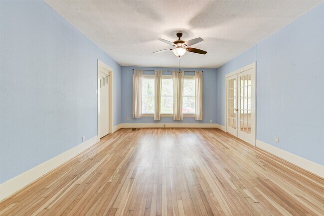 Photo - 1737 Branard St