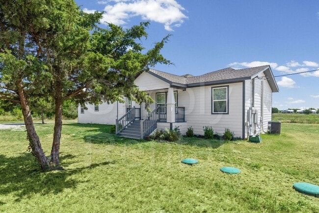 Photo - 401 Mcilrath Rd