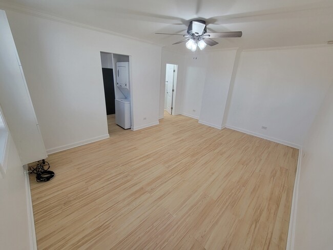 Photo - 6222 W Addison St Unidad 2