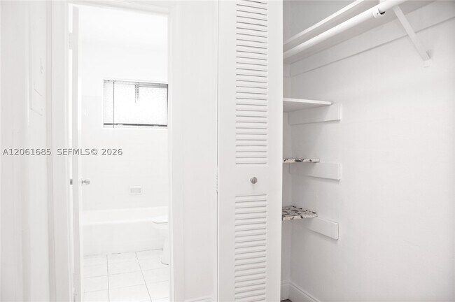 Photo - 304 SE 9th St Unit 6