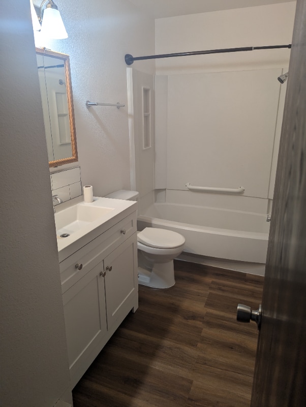 Photo - 5417 Eastview St Apartment Unit 5417