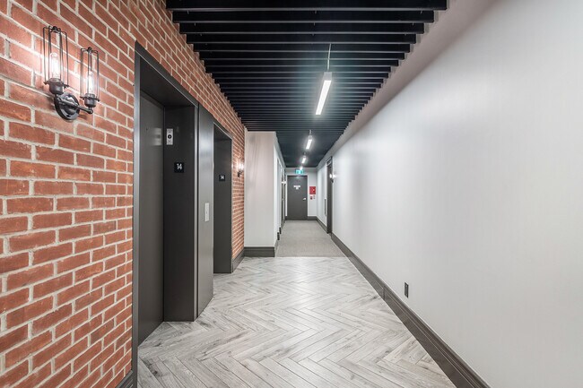 Photo - 608 Richmond St W