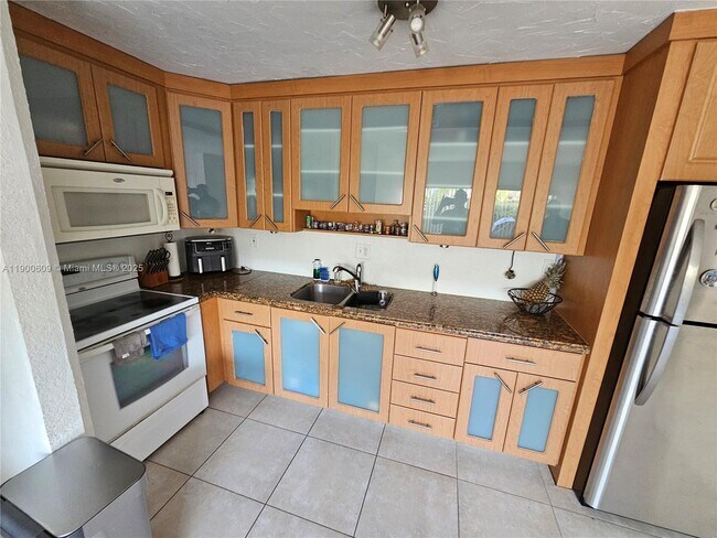 Photo - 4550 NW 79th Ave Unit 1B