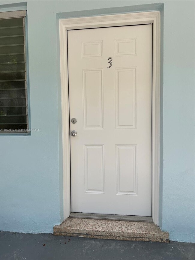 Photo - 790 81st St Unidad 3