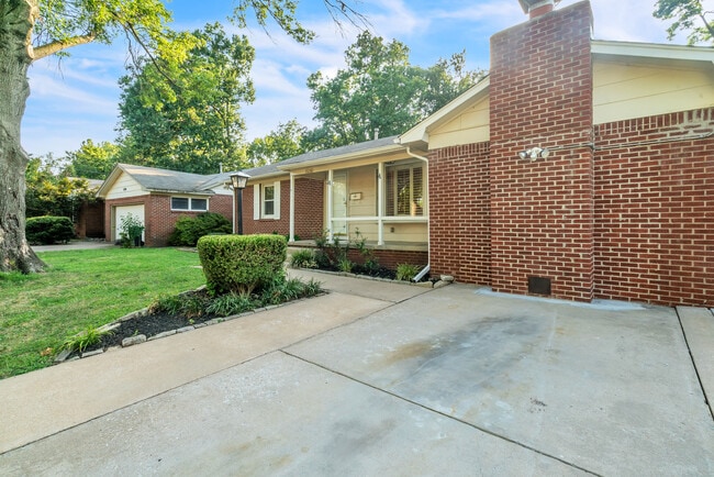 Photo - 5230 S Marion Ave