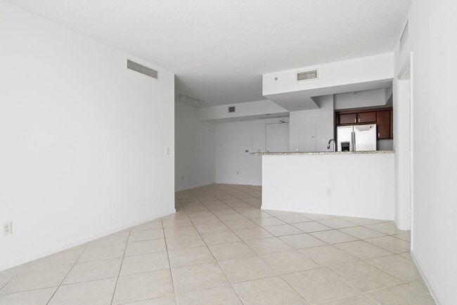 Photo - 403 S Sapodilla Ave