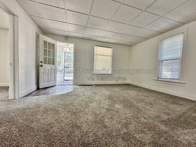 Photo - 2528 Hoyt St