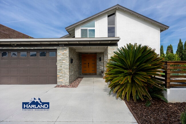 Building Photo - 4494 Benhurst Ave