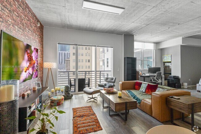 Building Photo - 133 NE 2nd Ave Unit 1008 Rental