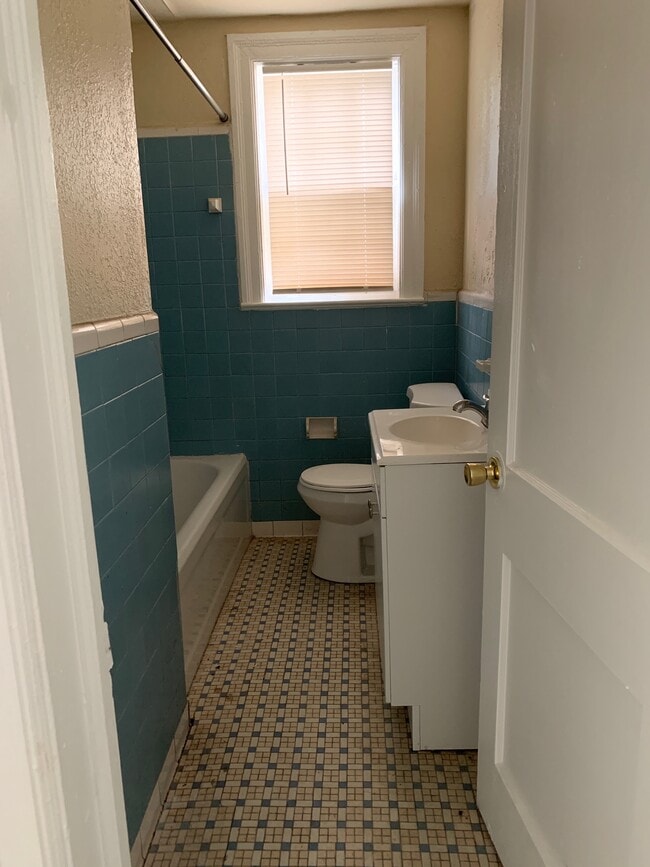 Photo - 2622 Boulevard St Unit 2