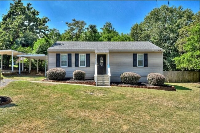 Building Photo - Charming North Augusta Living on a Spacious 1-Acre Lot!