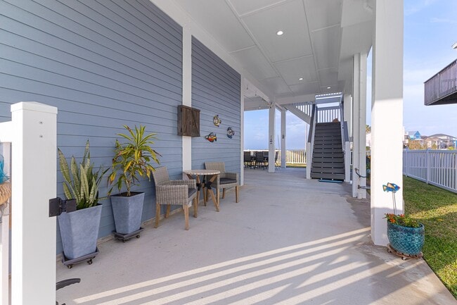 Photo - 22520 Bay Point Dr