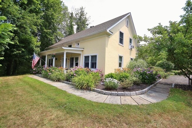 Photo - 1339 Kitchawan Rd House