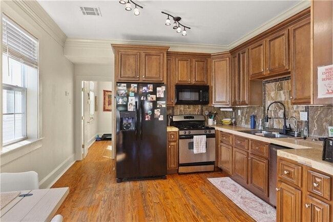 Photo - 6050 Laurel St Unidad A