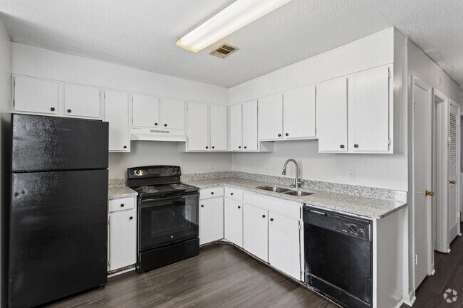 2BR, 1.5BA - 960SF - Kitchen
