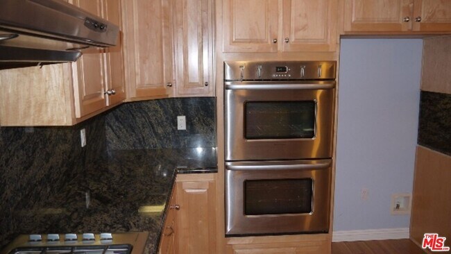 Photo - 5560 Buffalo Ave