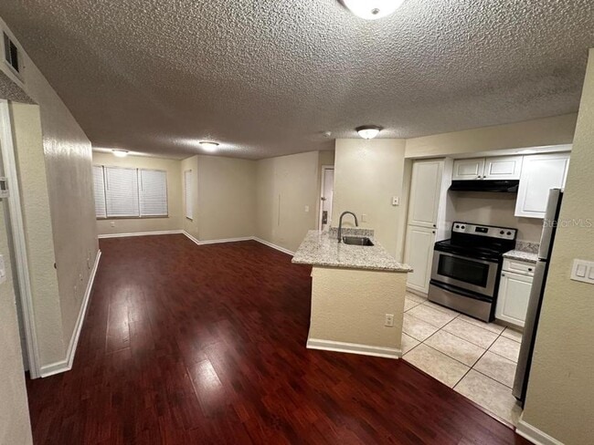 Photo - 4606 Commander Dr Unit 1126