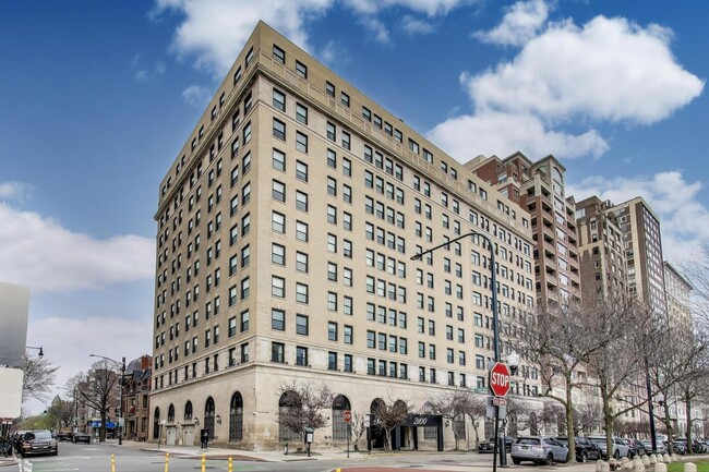Photo - 2100 N Lincoln Park W Condo Unit 4GN