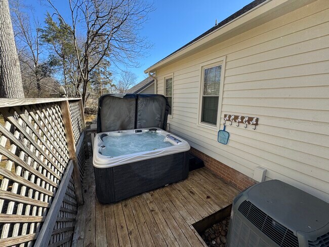 Photo - 1112 Greywood Dr