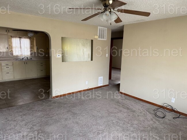 Photo - 2 Bed 1 bath house with attached garage in El Dorado!