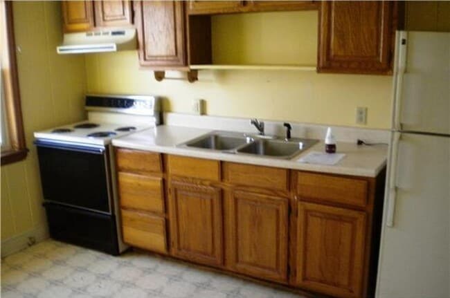 Photo - 300 N 3rd Ave