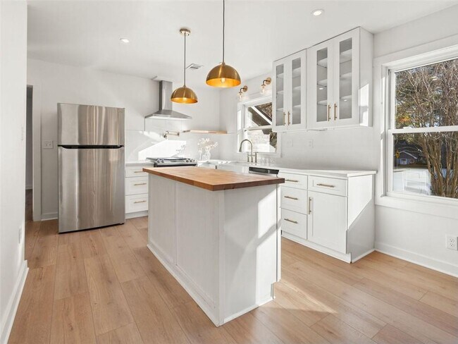 Photo - 3452 Beech Dr